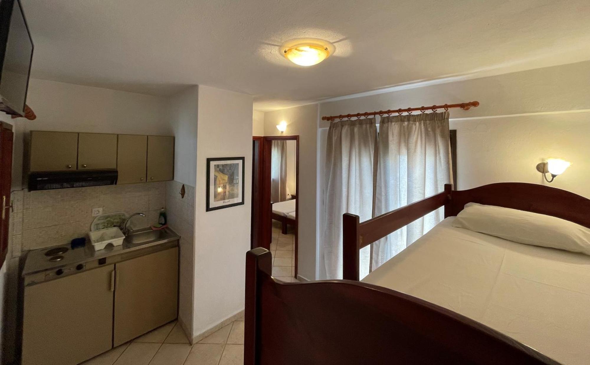 Galazia Akti Seaside Apartments Никити Номер фото